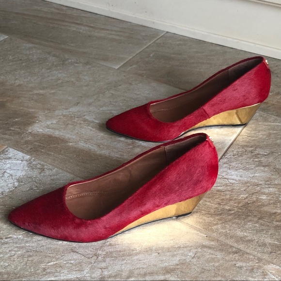 Dee Ocleppo Scarlet Calf Hair Gold Wedge - Picture 5 of 13